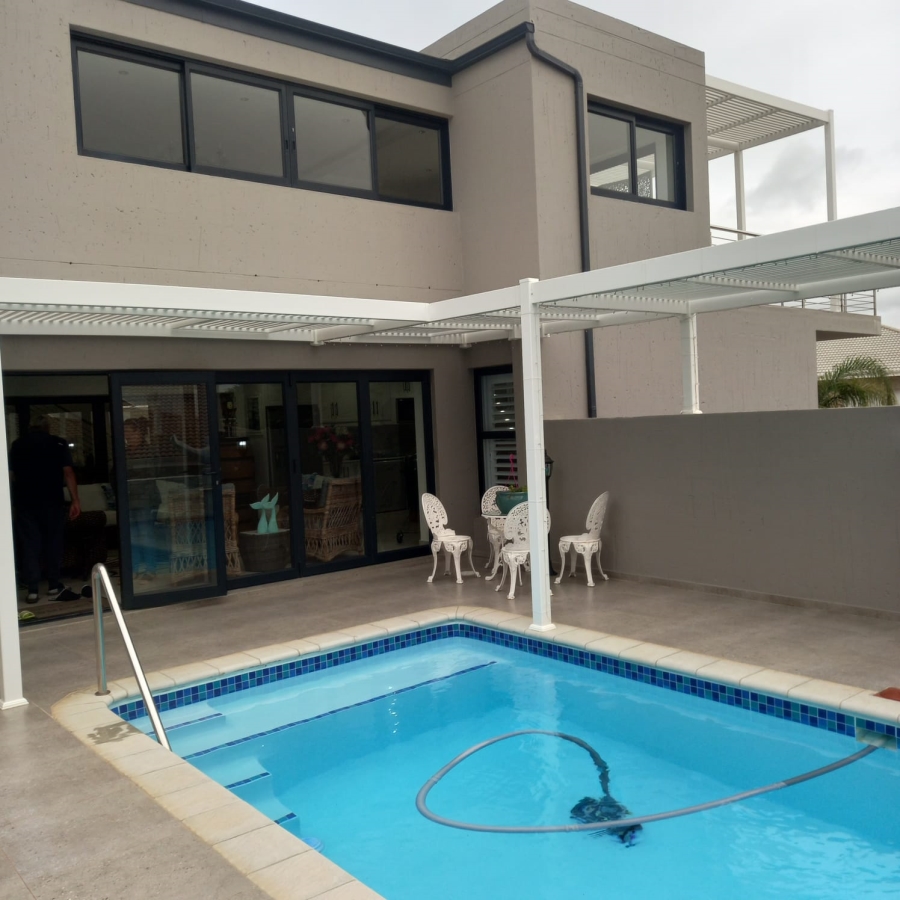 4 Bedroom Property for Sale in Menkenkop Western Cape